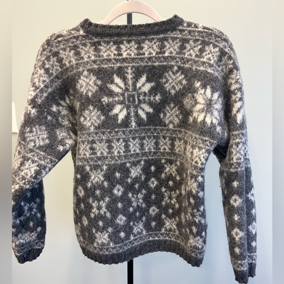 Vintage Woolrich Fair Isle Sweater, Size M - Picture 3 of 10